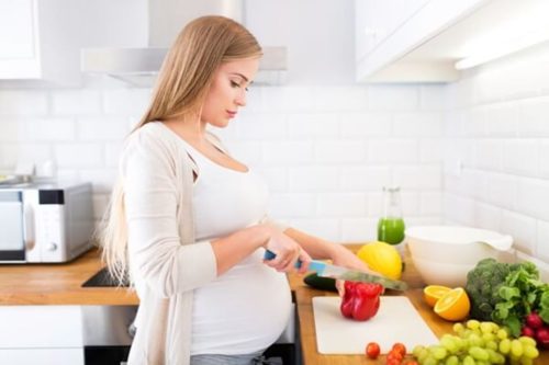 Чем лечить герпес беременной женщине thumbnail