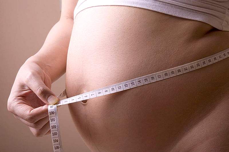 Крупный плод при беременности — причины, признаки, как рожать