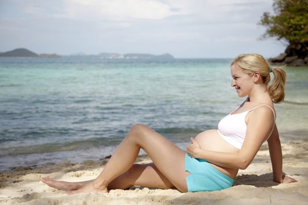 Можно ли беременным загорать на солнце. Беременные женщины.