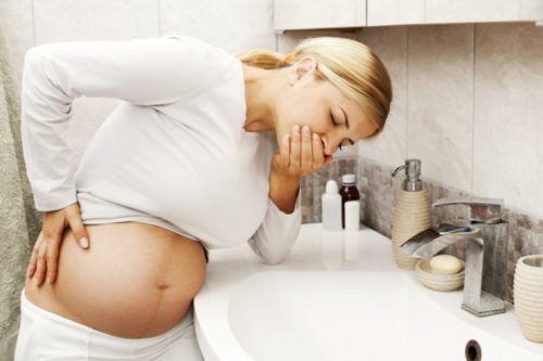 Почему у беременной рвота с кровью