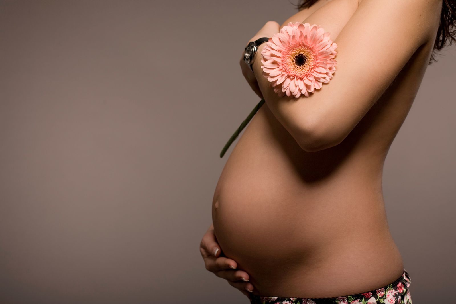 Перестала болеть грудь при беременности — причины. На каком сроке беременности перестает болеть грудь