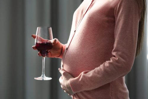 Можно ли немного вина при беременности