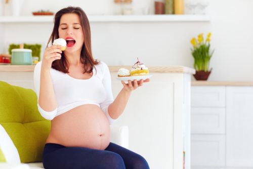 Как влияет сладкое во время беременности на ребенка
