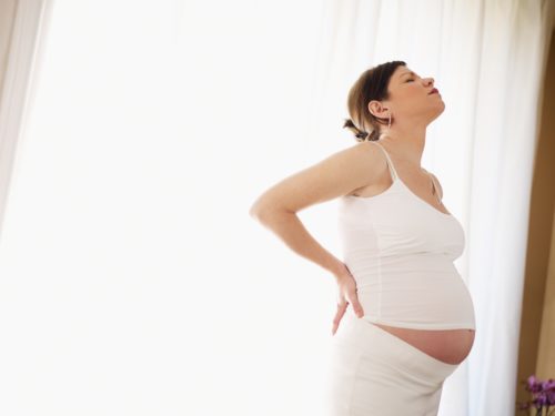 Выходит белая слизь при беременности на 40 неделе
