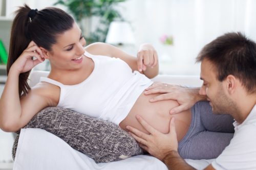 Цветная беременность признаки может ли при ней болеть живот