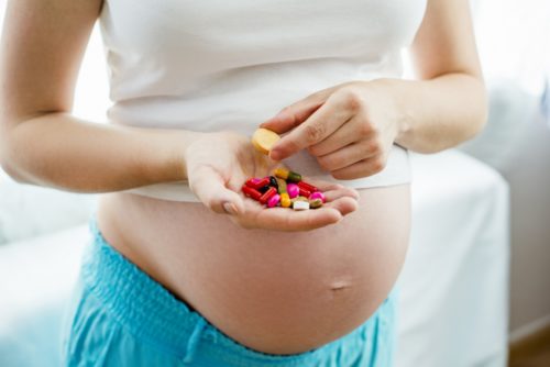 Почему все время тошнит после еды при беременности