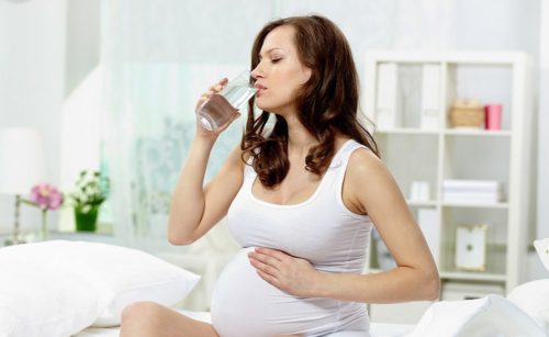 Почему во время беременности тошнит после еды