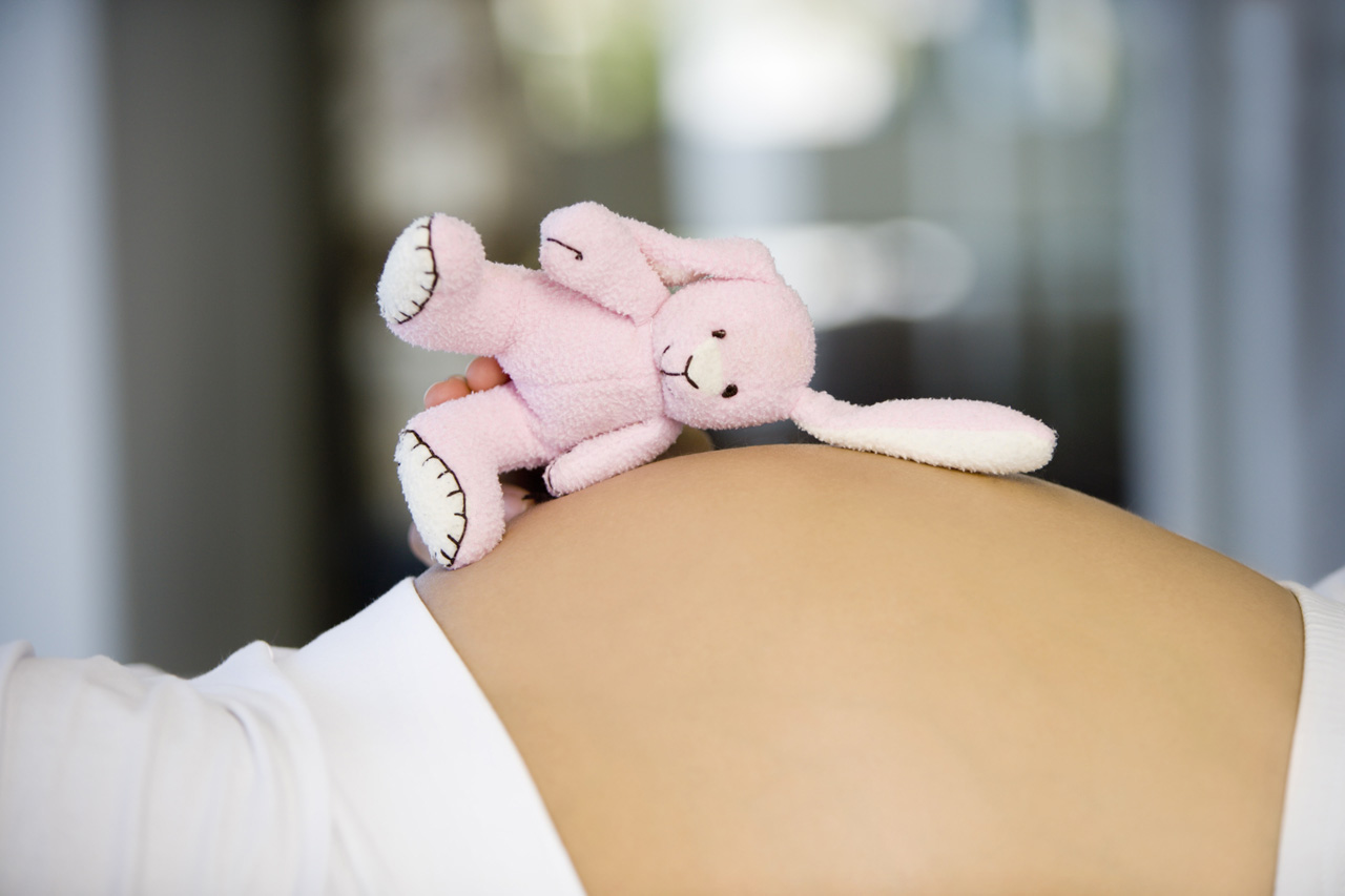 Что значат творожистые выделения при беременности на ранних и поздних сроках. Лечение творожистых выделений во время беременности