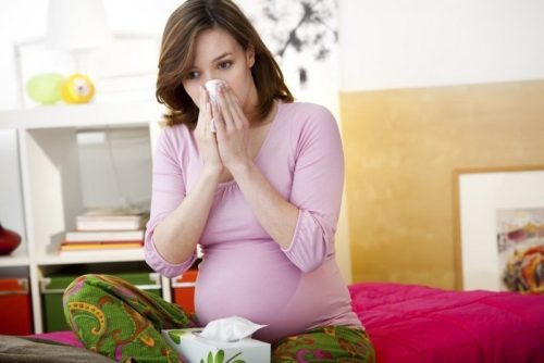 При чихании резкая боль внизу живота при беременности на ранних