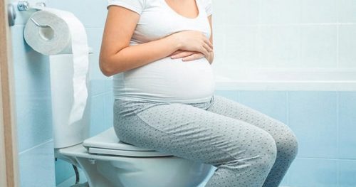 Тужилась в туалете при беременности болит живот