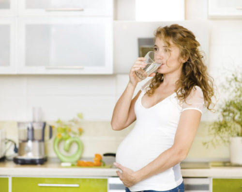 Можно ли пить при беременности минералку
